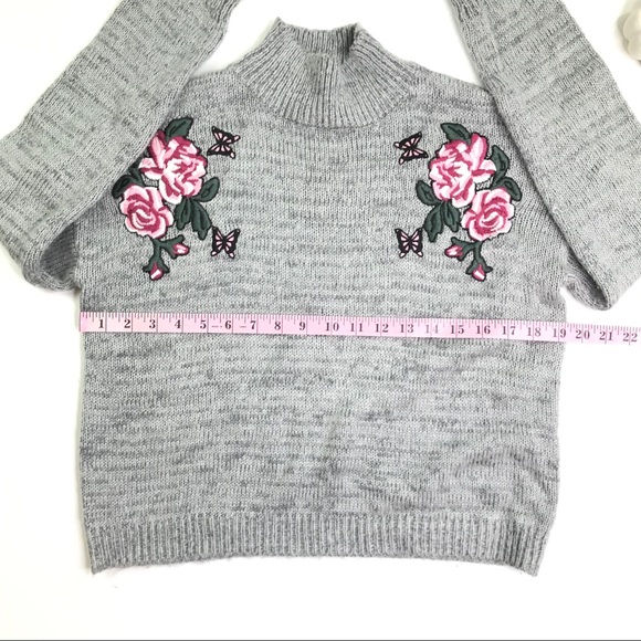 [Cloud Chaser] Embroidered Rose Sweater Size Small - Picture 8 of 8